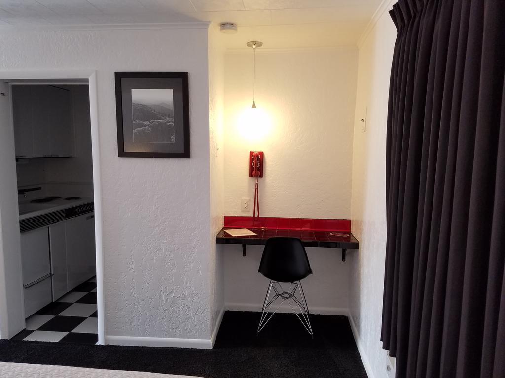 קאסטר Rocket Motel מראה חיצוני תמונה